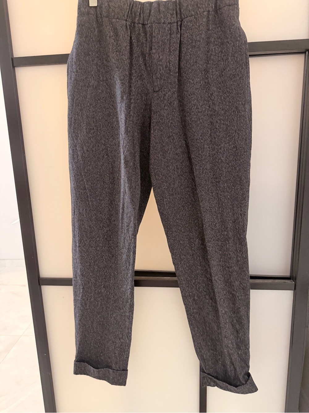 Club Monaco Charcoal Gray Textured Pull-On Tapered Pants Women XS, comfy fit